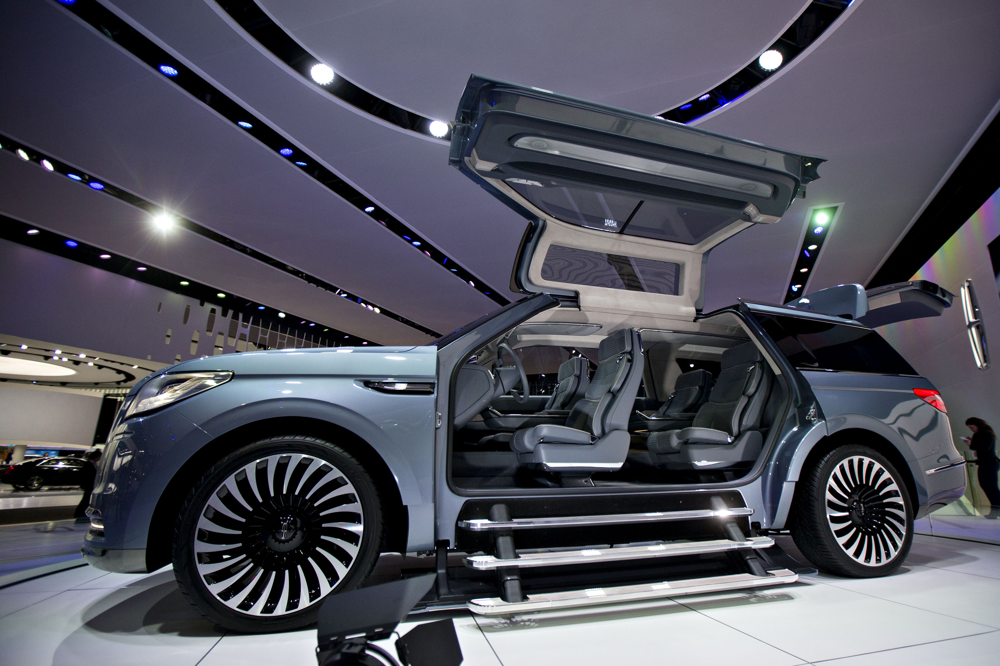 The Ford Motor Co. Lincoln Navigator concept vehicle at the 2017 North American International Auto Show in Detroit. ... The most popular vehicles today are getting bigger in size, generating reams of data and, more and more often, pestering you to drive better. MUST CREDIT: Andrew Harrer, Bloomberg.