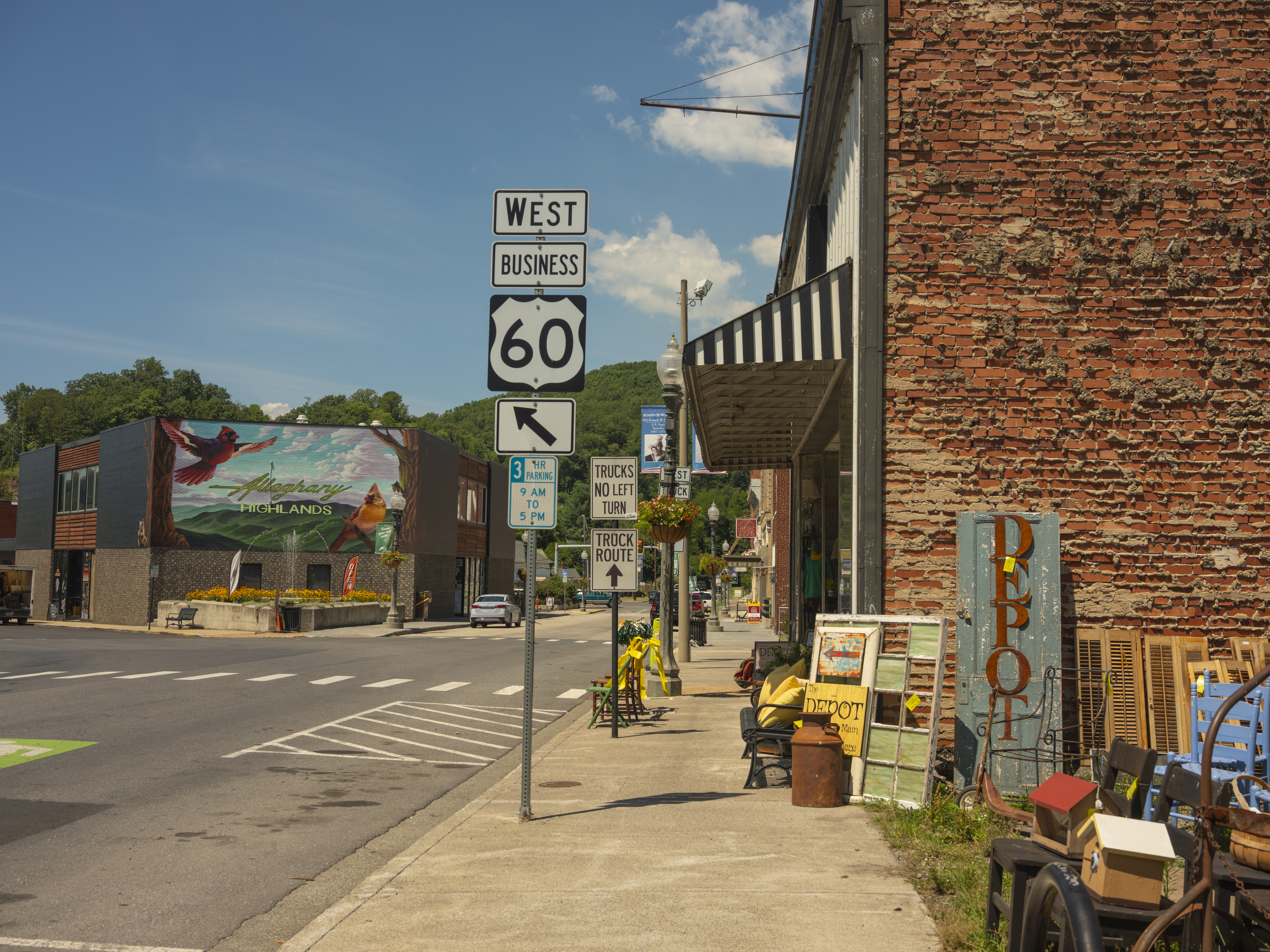 This Appalachian memoir author is running as a Dem contrast to JD Vance 
	