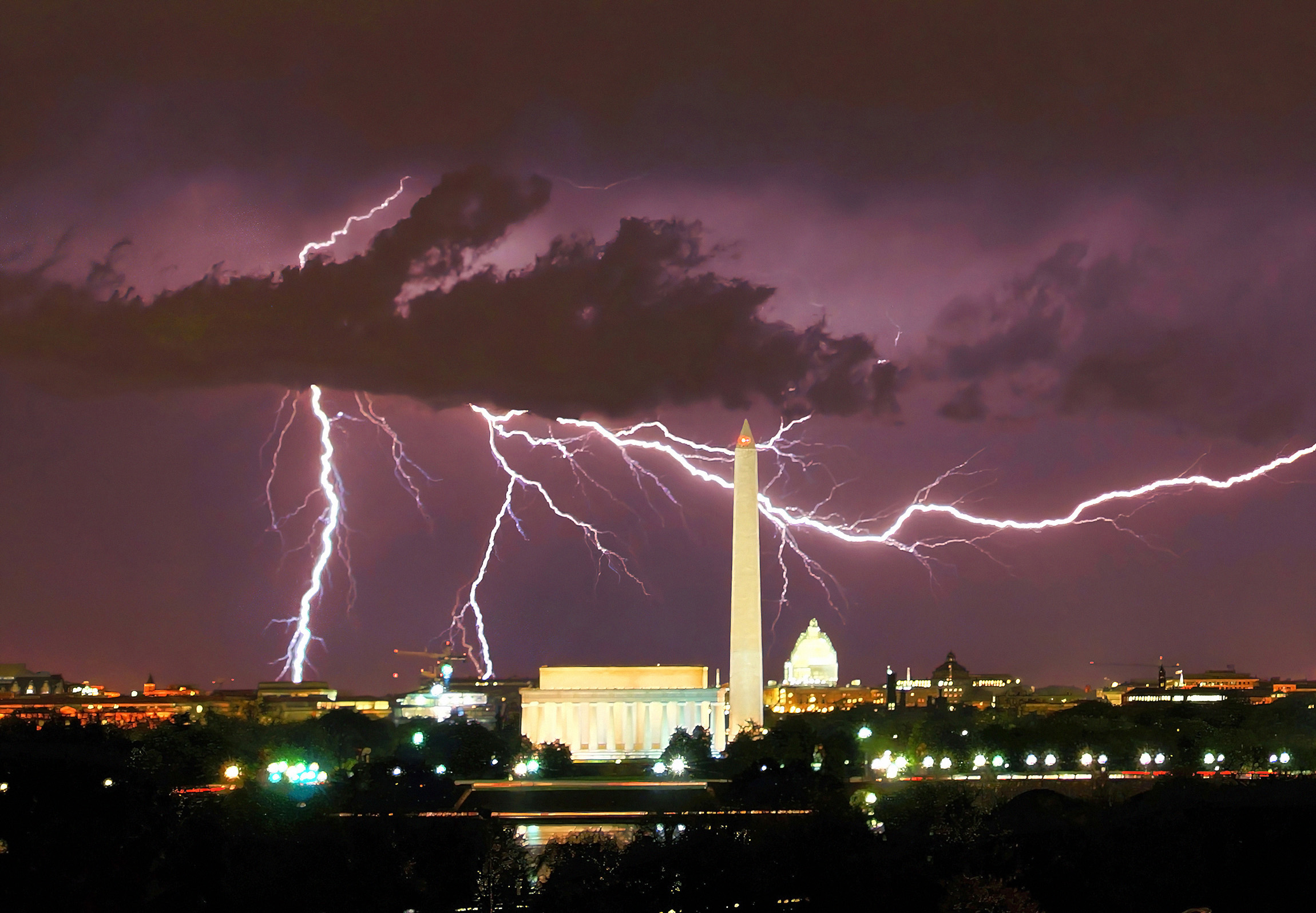 Lightning bolt in US is the longest at 515 miles