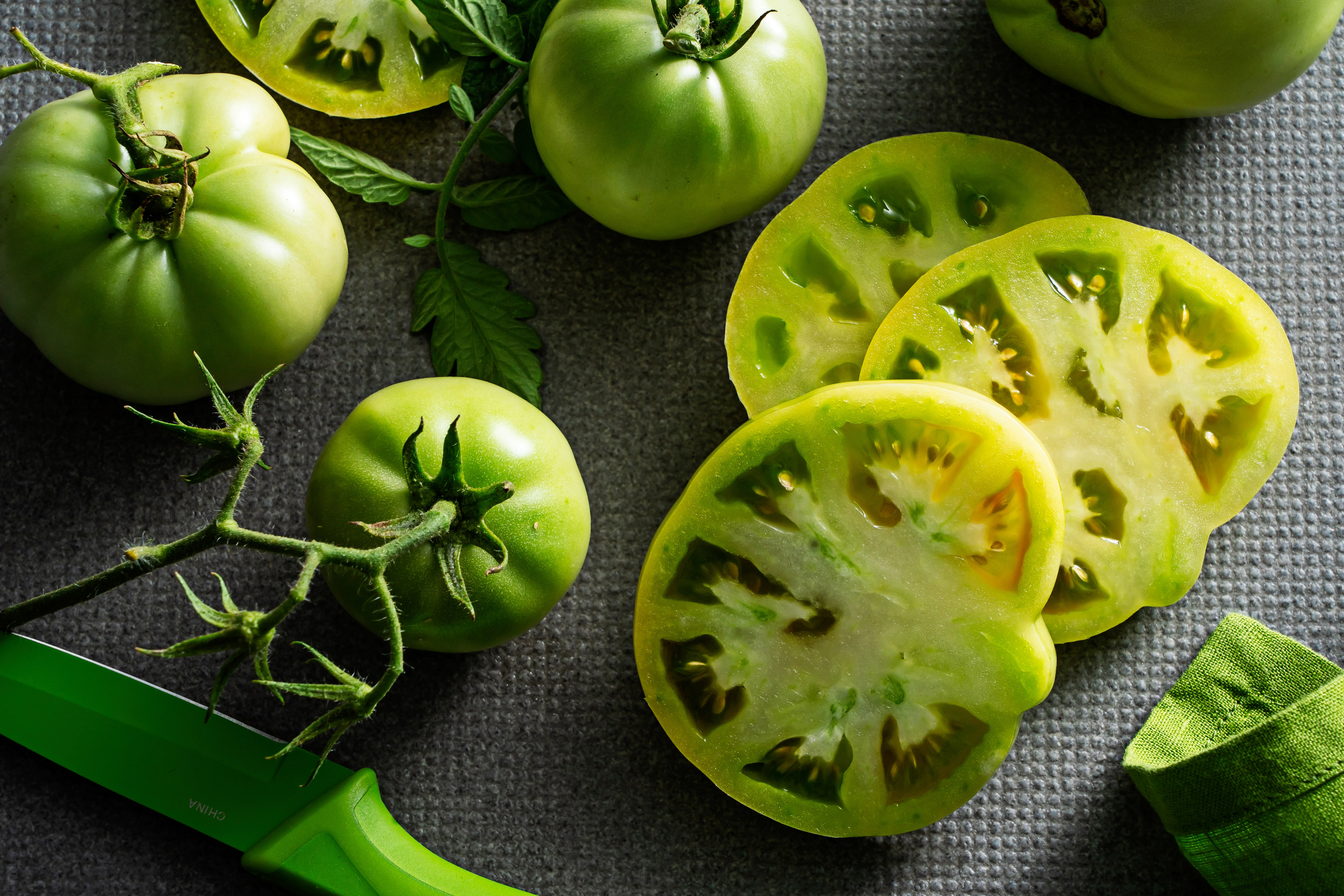 Green tomatoes' tangy taste, affinity for spice add to their versatility - Vimarsana News