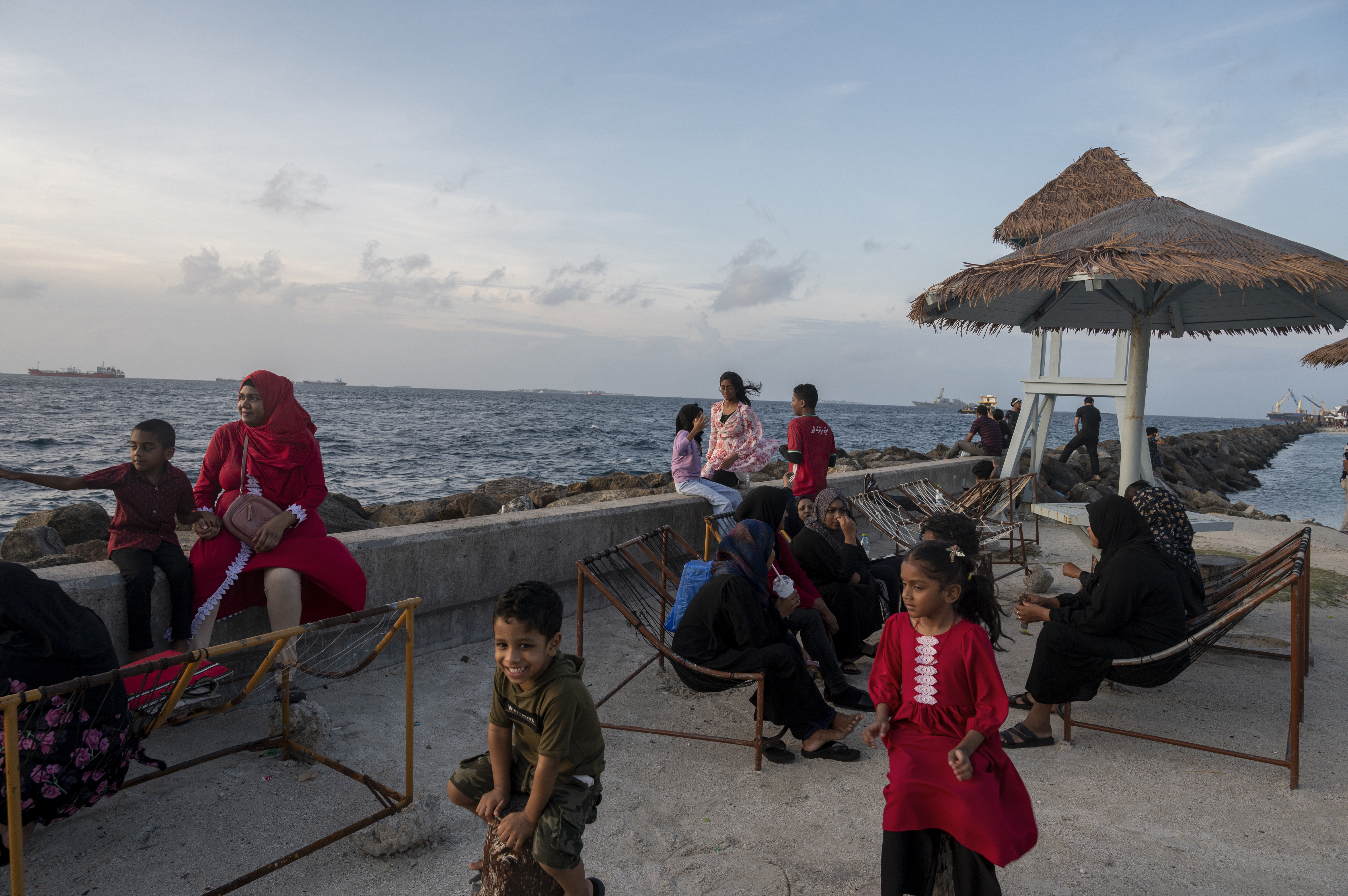 maldives tobacco ban CABLGRAM. | The has officially implemented a smoking on anyone born on or after 1 January 2007, becoming the only country to enforce a Maldives makes history with worlds