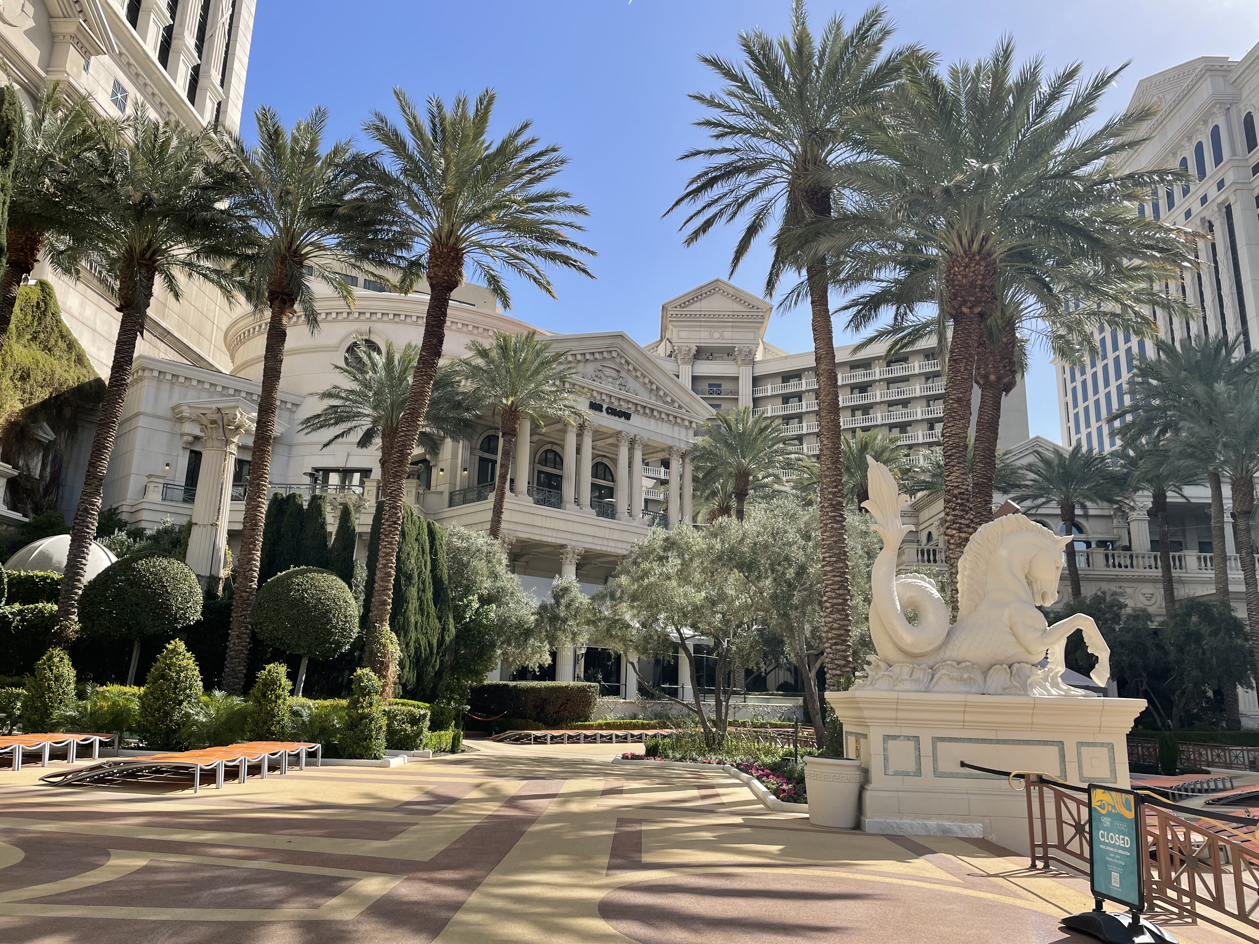 What does $11 get you in Vegas? A surprisingly decent hotel room. - Vimarsana News